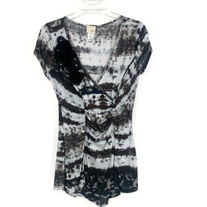Daytrip Black and Gray V Neck Top - M